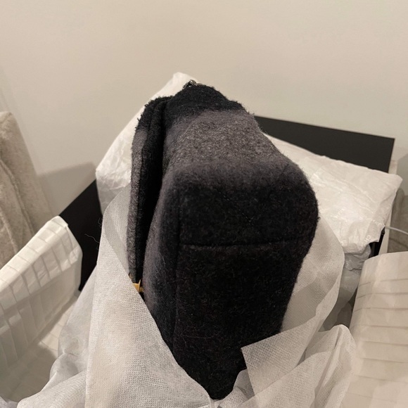 Chanel 19 Handbag Medium New with box - Picture 10 of 10